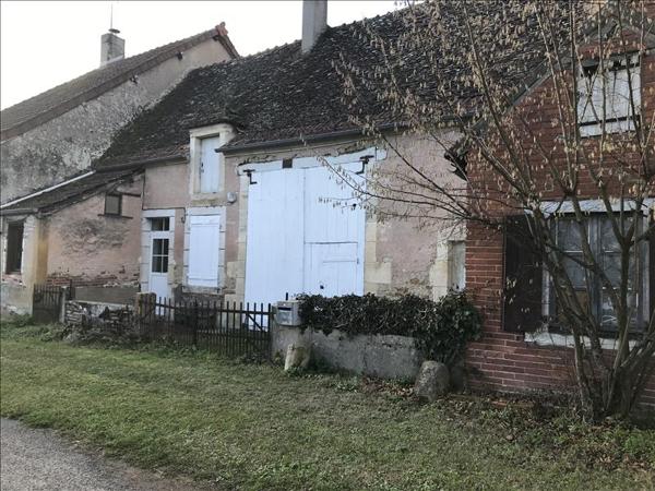 Maison à vendre |  Saint-Pierre-les-Étieux |  1 pièce | 48 m²