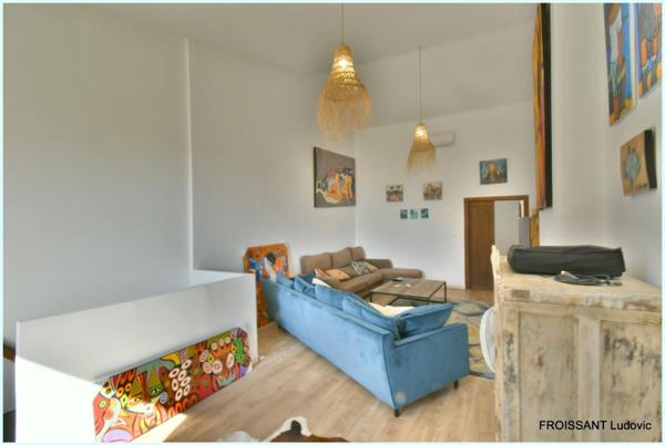 Appartement rénové avec charme et caractère DUPLEX à vendre MONTELIMAR 7 pièces 163 m²