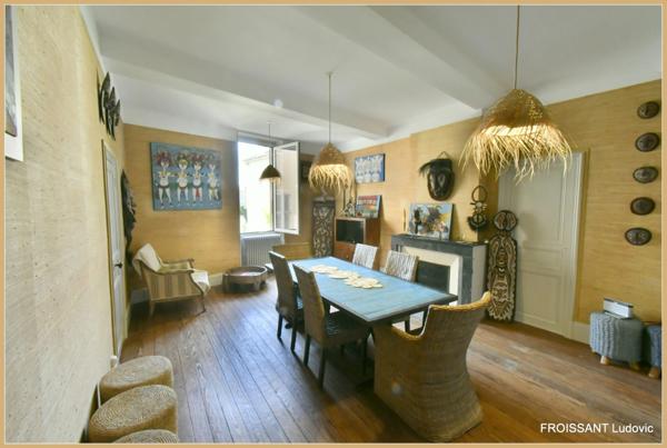 Appartement rénové avec charme et caractère DUPLEX à vendre MONTELIMAR 7 pièces 163 m²