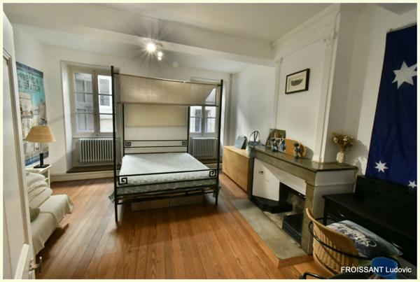 Appartement rénové avec charme et caractère DUPLEX à vendre MONTELIMAR 7 pièces 163 m²