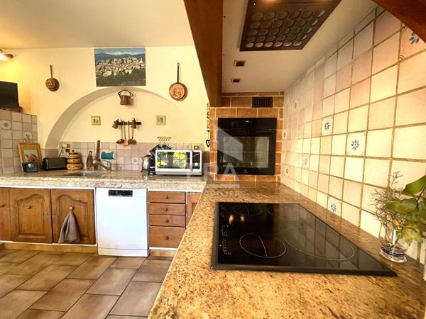 Maison d'exception à Mazan : plus de 180 m² sur 1 hectare, piscine et garage double