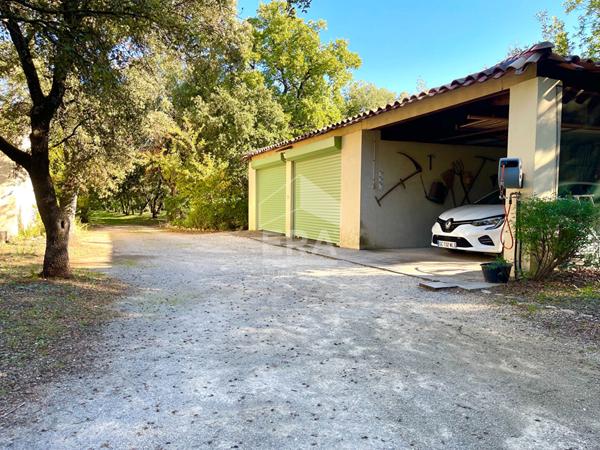 Maison d'exception à Mazan : plus de 180 m² sur 1 hectare, piscine et garage double