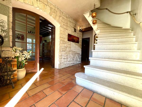 Maison d'exception à Mazan : plus de 180 m² sur 1 hectare, piscine et garage double