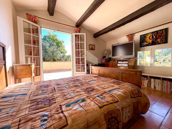 Maison d'exception à Mazan : plus de 180 m² sur 1 hectare, piscine et garage double