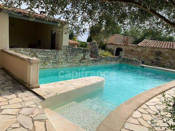 VILLA PROVENCALE DE PLAIN-PIED A AUBIGNAN (84) AVEC PISCINE