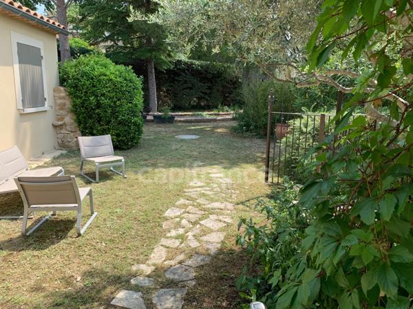 VILLA PROVENCALE DE PLAIN-PIED A AUBIGNAN (84) AVEC PISCINE