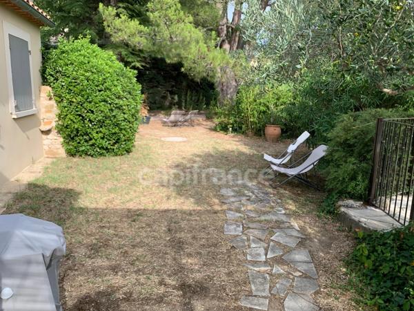 VILLA PROVENCALE DE PLAIN-PIED A AUBIGNAN (84) AVEC PISCINE