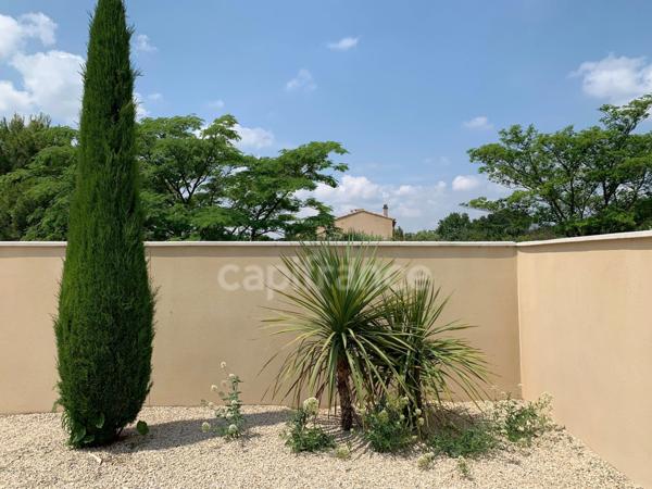 VILLA PROVENCALE DE PLAIN-PIED A AUBIGNAN (84) AVEC PISCINE