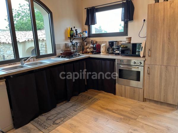 VILLA PROVENCALE DE PLAIN-PIED A AUBIGNAN (84) AVEC PISCINE