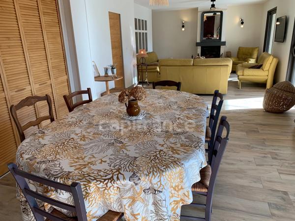 VILLA PROVENCALE DE PLAIN-PIED A AUBIGNAN (84) AVEC PISCINE