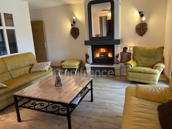 VILLA PROVENCALE DE PLAIN-PIED A AUBIGNAN (84) AVEC PISCINE