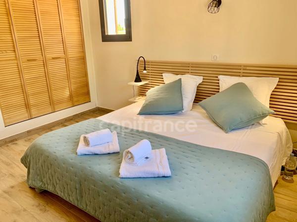 VILLA PROVENCALE DE PLAIN-PIED A AUBIGNAN (84) AVEC PISCINE