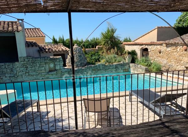 VILLA PROVENCALE DE PLAIN-PIED A AUBIGNAN (84) AVEC PISCINE