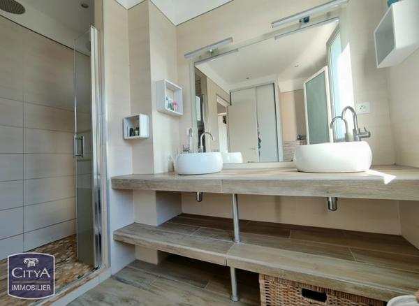 Maison à vendre 5 pièces 143.8m² Nîmes (30000)