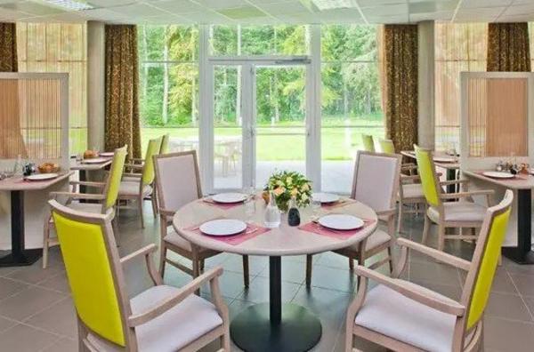 INVESTISSEMENT LOCATIF – La Ferté-Saint-Aubin – Résidence EHPAD Korian Château des Landes - 6% de rentabilité