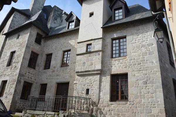 Immeuble * 180 M² * 19200 Ussel * 364 000  €