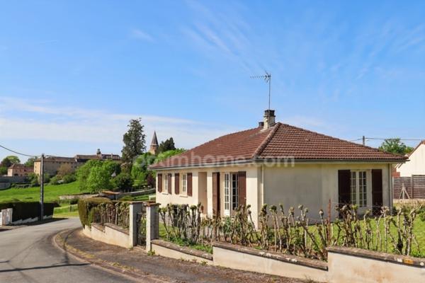 Maison Plain Pieds élevée sur sous sol de 94 m² - 3 Chambres - 5 Pièces - Garage - Terrain 634 m² - 87190 MAGNAC LAVAL