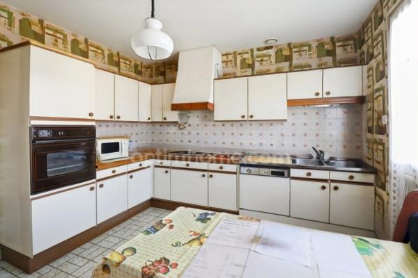 Maison Plain Pieds élevée sur sous sol de 94 m² - 3 Chambres - 5 Pièces - Garage - Terrain 634 m² - 87190 MAGNAC LAVAL