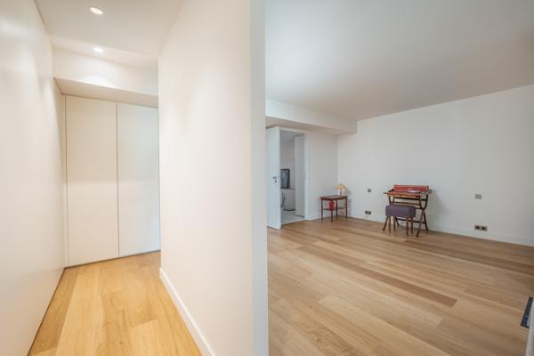 Maison
         4 pièces
        - 140 m² Bien prestige 1 095 000 € *