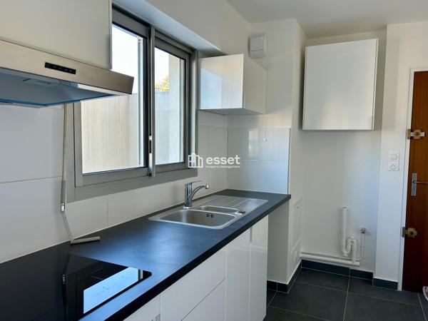 Location Appartement 4 pièces 92 m² - Paris 75020