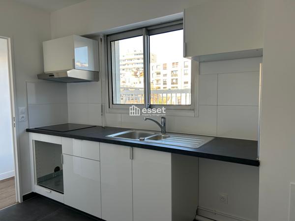 Location Appartement 4 pièces 92 m² - Paris 75020