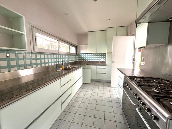 Grande maison d'architecte 212 m² Terrain 1 408 m² Produit rare