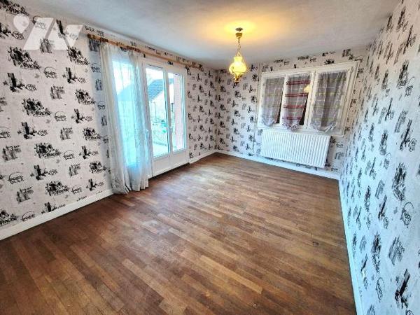 En Champagne viticole à Landreville, venez découvrir cette belle maison familiale dotée de 6 ch...