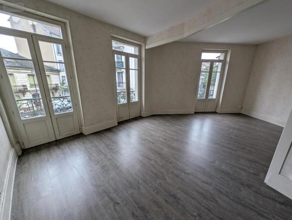 Achat - Immeuble Vichy 03200 588 m 2 415 m 2