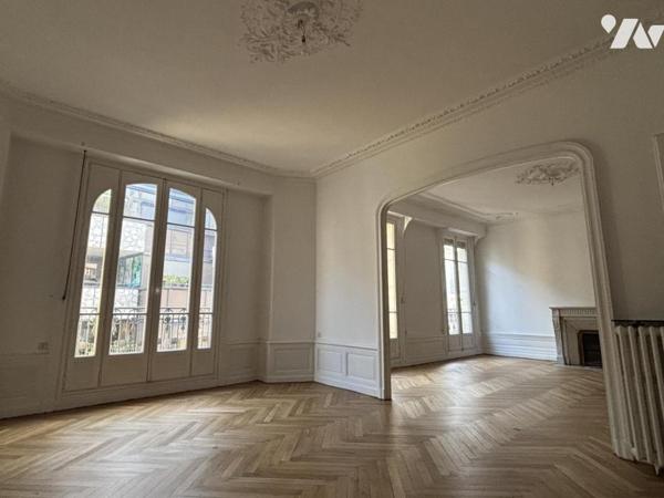 APPARTEMENT - QUARTIER GRASLIN - 4 CHAMBRES - 148 M²