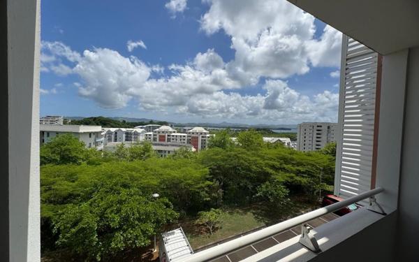 Appartement à louer    3 pièces • 62,12 m2 Fort-de-France