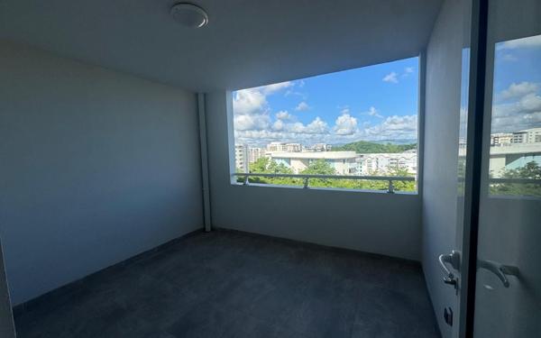 Appartement à louer    3 pièces • 62,12 m2 Fort-de-France