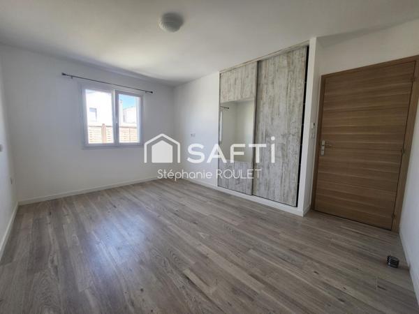 Une maison récente, lumineuse et parfaitement entretenue, prête à accueillir ses nouveaux propriétaires !