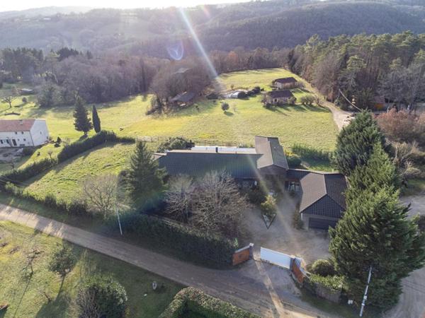 Maison Auriac Du Perigord 8 pièce(s) 243.76 m2