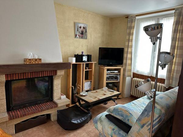 Maison de village 3 pièces de 72 m2 avec jardin et dépendance