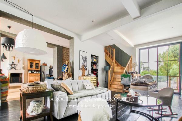 MAGNIFIQUE PROPRIÉTÉ DE CHARME - SAINTE SOULLE - CHARENTE MARITIME