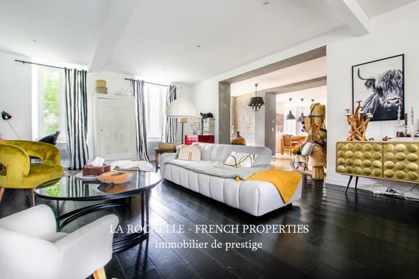 MAGNIFIQUE PROPRIÉTÉ DE CHARME - SAINTE SOULLE - CHARENTE MARITIME