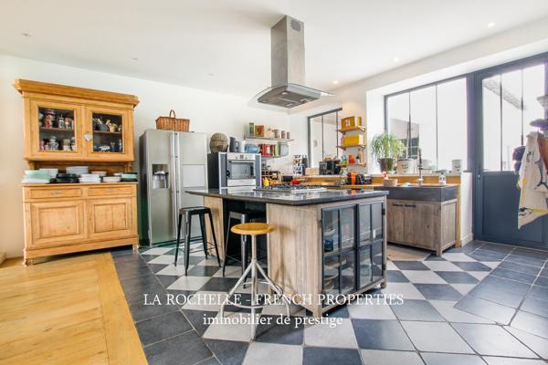 MAGNIFIQUE PROPRIÉTÉ DE CHARME - SAINTE SOULLE - CHARENTE MARITIME