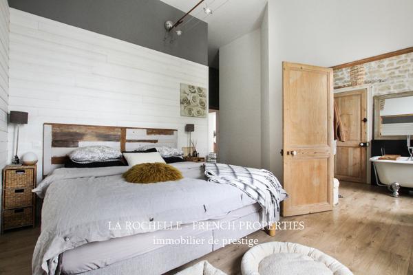 MAGNIFIQUE PROPRIÉTÉ DE CHARME - SAINTE SOULLE - CHARENTE MARITIME