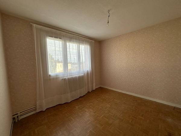 CHATEAUROUX - Maison type 4 - Garage - jardin