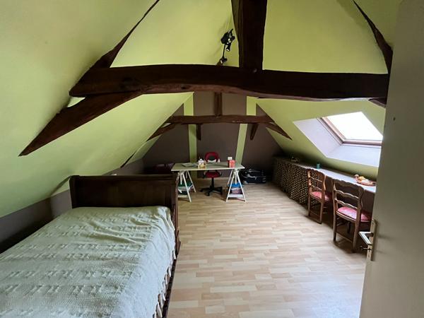 Maison familiale au calme avec grand jardin et dépendance à Méon