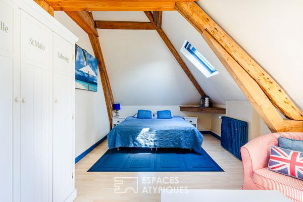 Maison de maître XIXe haute en couleurs avec jardin clos et dépendance à Chavenay