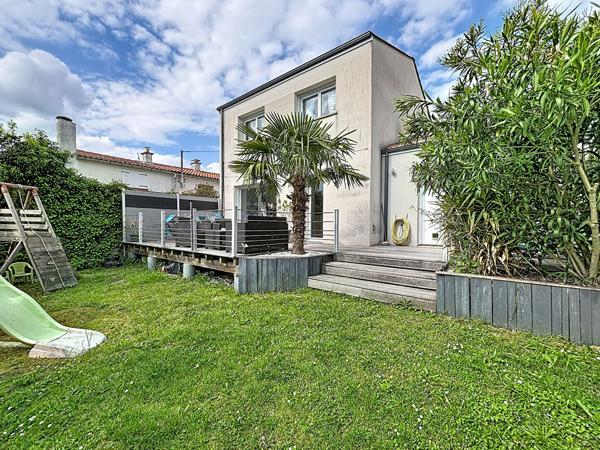 CARQUEFOU Maison contemporaine