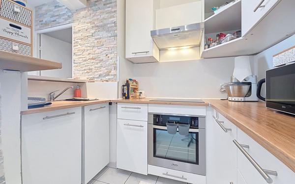 Appartement à vendre    2 pièces • 40 m2 Saint-Laurent-du-Var