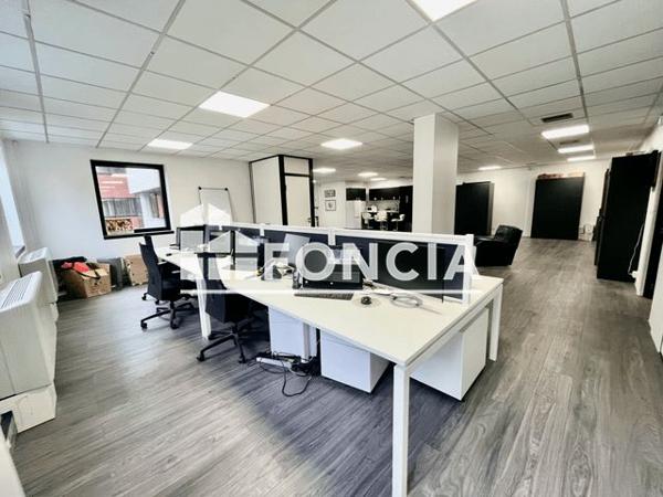 À vendre Local commercial 185.23 m² - Le Pecq 78230