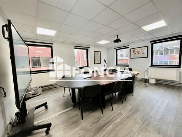 À vendre Local commercial 185.23 m² - Le Pecq 78230