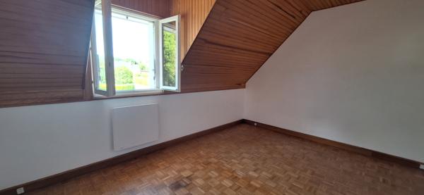 Fouesnant, bourg à pied, jolie maison de 4 chambres, sur un beau terrain arboré de 700 m² !