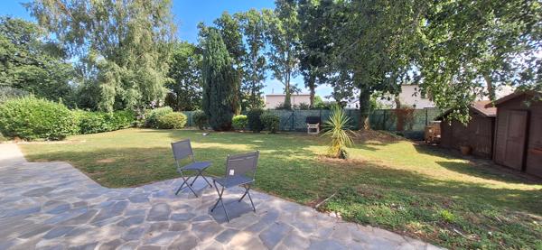 Fouesnant, bourg à pied, jolie maison de 4 chambres, sur un beau terrain arboré de 700 m² !