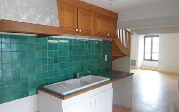 Appartement à louer    3 pièces •  Saint-Étienne-de-Fursac