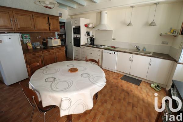 Maison à vendre 7 pièces 238 m² Montguyon