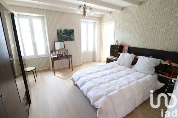 Maison à vendre 7 pièces 238 m² Montguyon